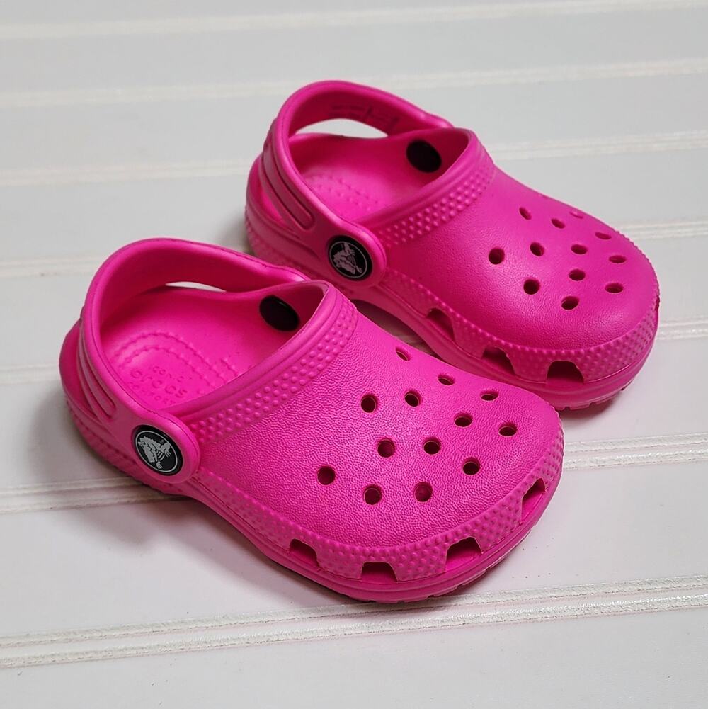 Crocs Classic Pink Toddler Clogs Sandals Size 6 Toddler